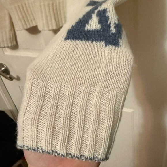 Italian Cashmere Cream V-Neck Sweater from Zadig & Voltaire - Picture 4 of 8